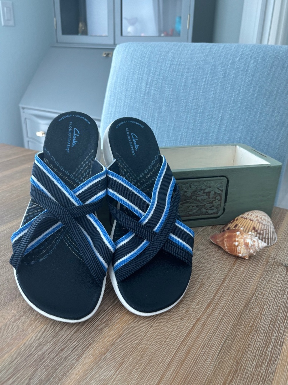 NWT Clark’s Cloudstepper Sandals Blue Stripe Sz 8